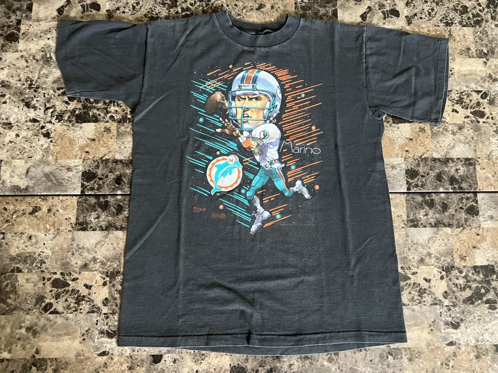 Vintage 90\'s Dan Marino Caricature Original T-Shirt L Salem Miami Dolphins