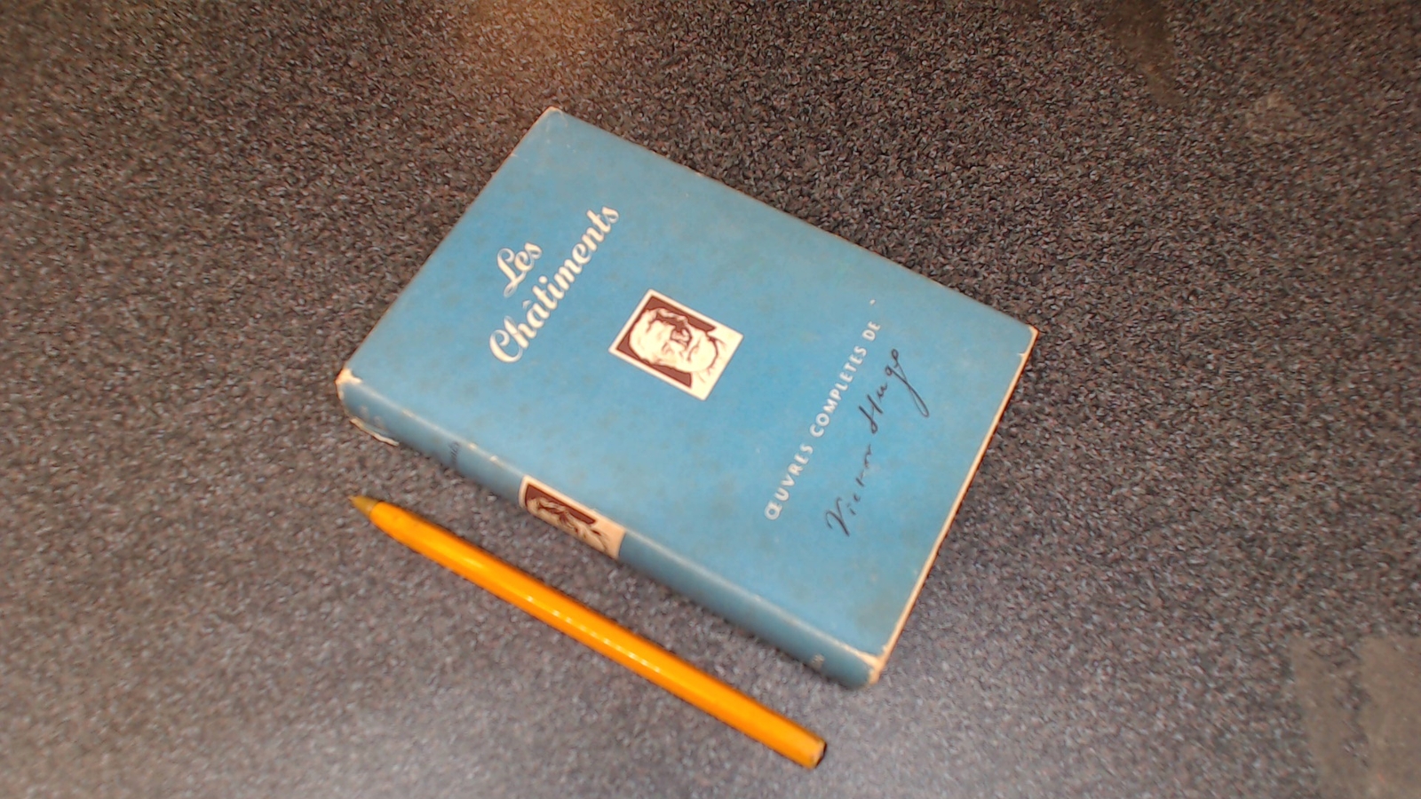 Les Chatiments (French language ed.), Victor Hugo, Nelson, 1957, 