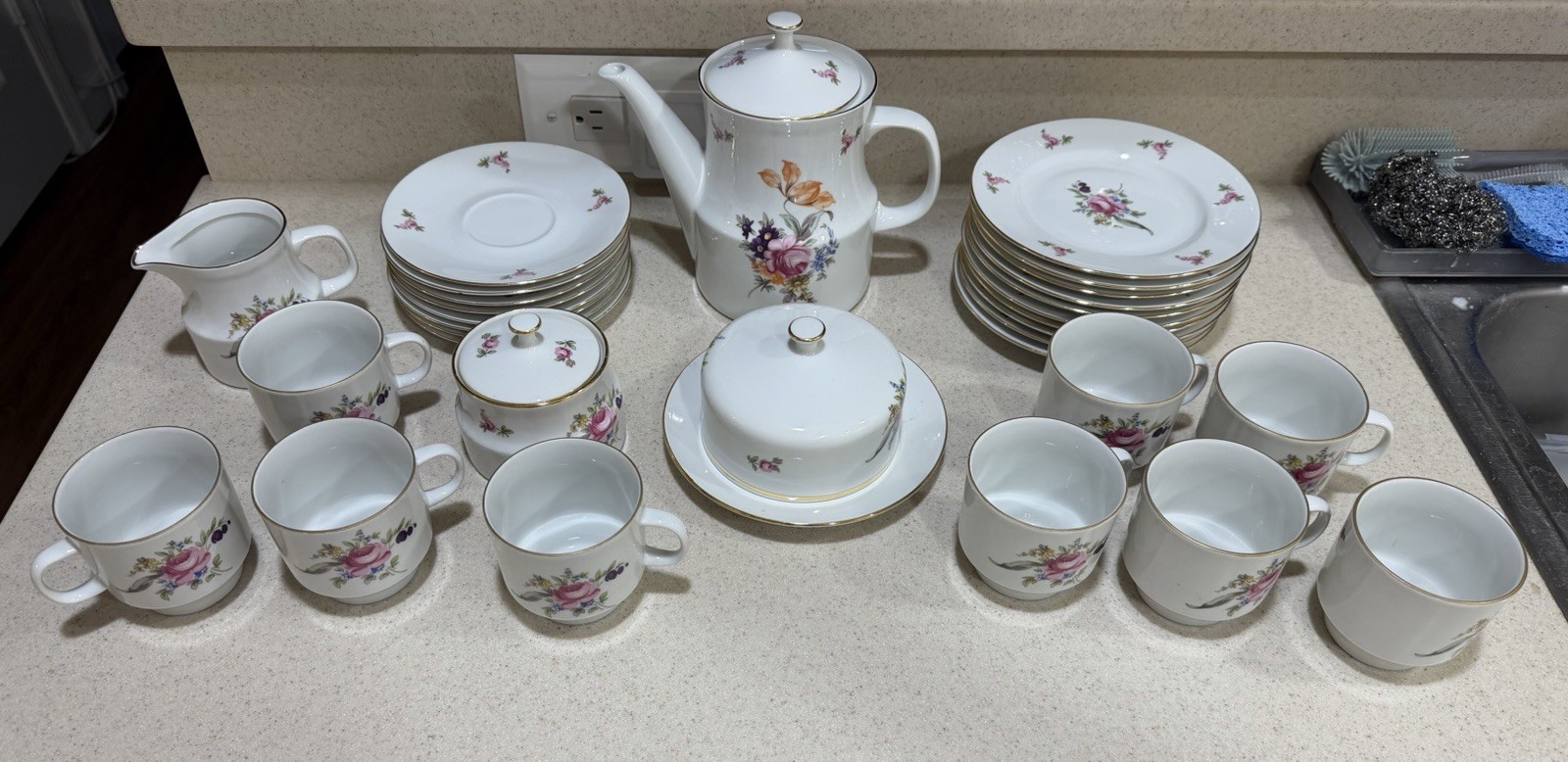 Vintage Bohemia China - Floral design - from Czechoslovakia- 31 Piece set Vintage Bohemia China - Floral design - from Czechoslovakia- 31 Piece set