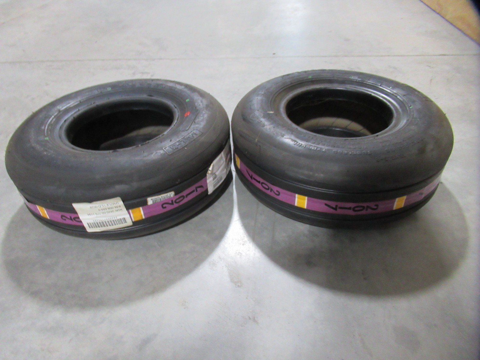 Lot of 2- Michelin Aviator 008-644-0 Tire 12 Ply 18 x6.5-8 Tubeless Type VIII Lot of 2- Michelin Aviator 008-644-0 Tire 12 Ply 18 x6.5-8 Tubeless Type VIII