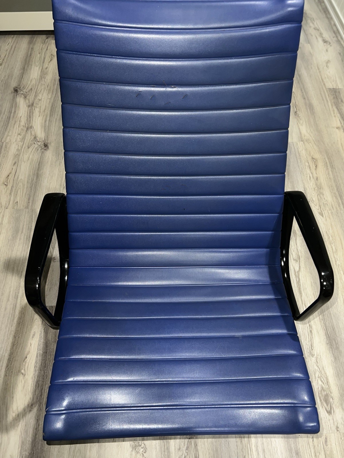 Vintage Herman Miller / Eames Swivel Aluminum Group Lounge Chair MCM