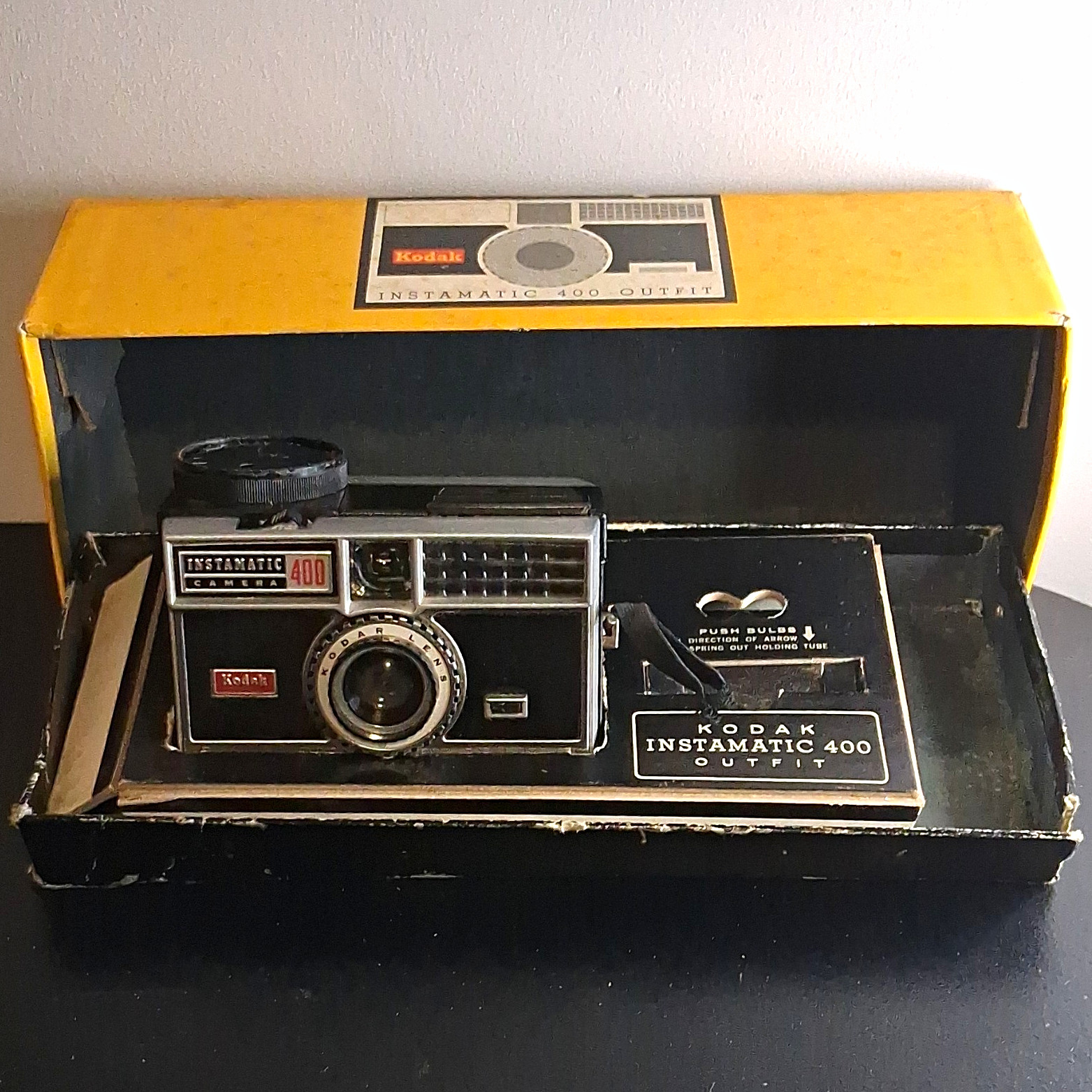 Antique Kodak Instamatic 400 Black Vintage Instant Camera Outfit with Box Antique Kodak Instamatic 400 Black Vintage Instant Camera Outfit with Box