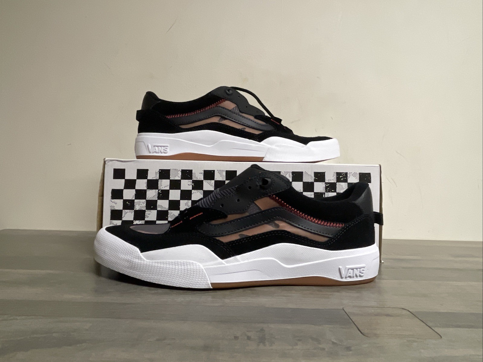 Vans Wayvee 2 Black/White/Red/Gum Sneakers Shoes VN000D5DBFM Men\'s Size 12 NEW Vans Wayvee 2 Black/White/Red/Gum Sneakers Shoes VN000D5DBFM Men\'s Size 12 NEW