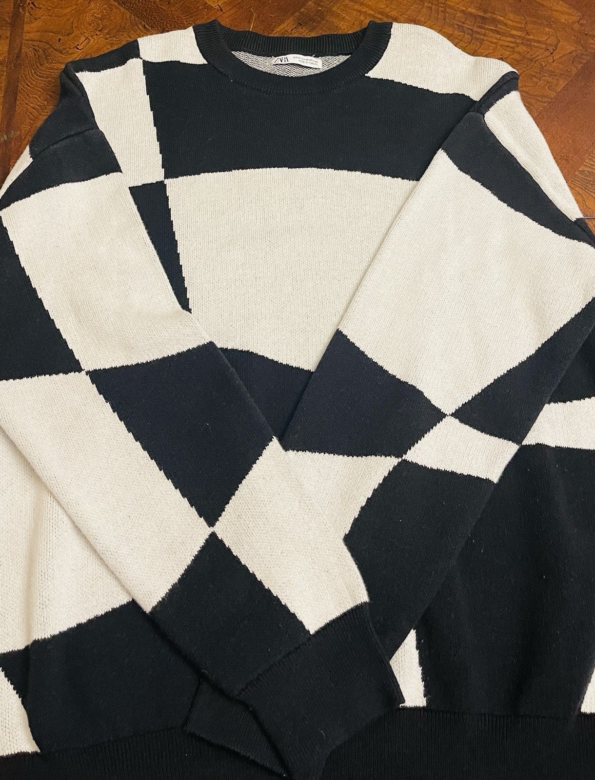ZARA Men\'s Black/White Geometric Knit Crew Neck Pullover Sweater M ZARA Men\'s Black/White Geometric Knit Crew Neck Pullover Sweater M