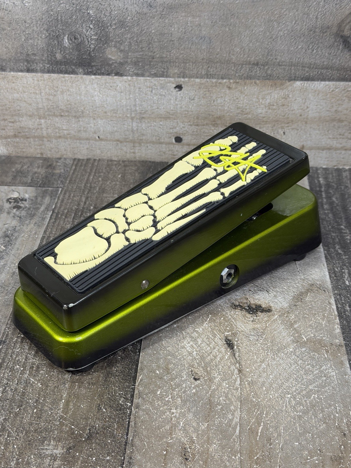 Dunlop KH95 Kirk Hammett Signature Cry Baby Wah Guitar Effects Pedal Black Green