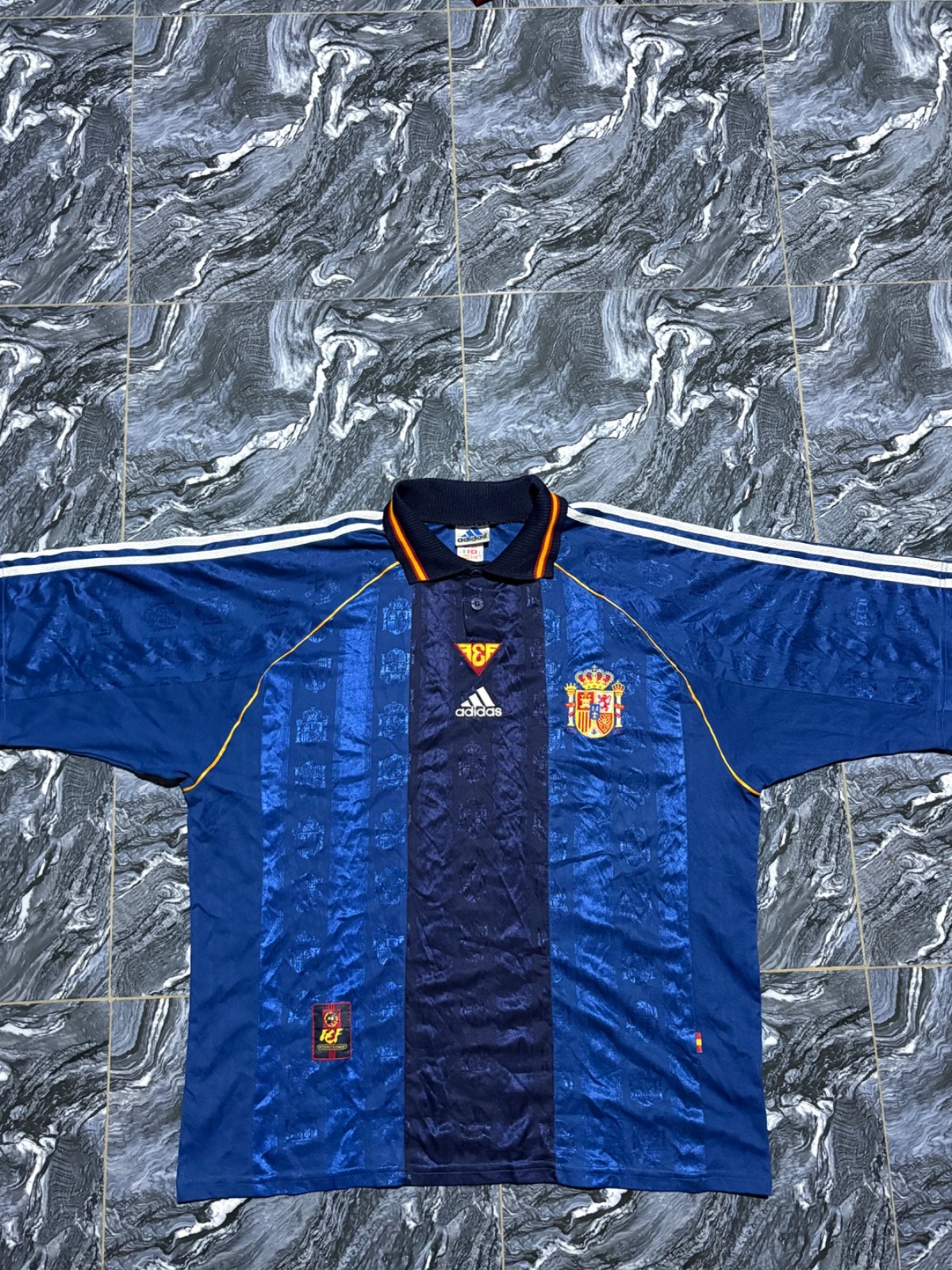 Original Spain 1999-00 Away Shirt Size XL Original Spain 1999-00 Away Shirt Size XL