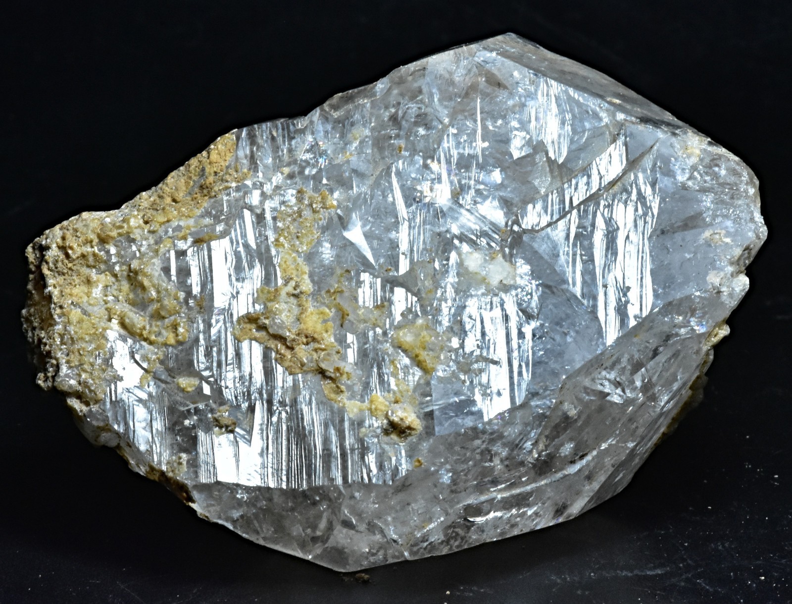 Natural Unique Quartz Crystal 140 Gram