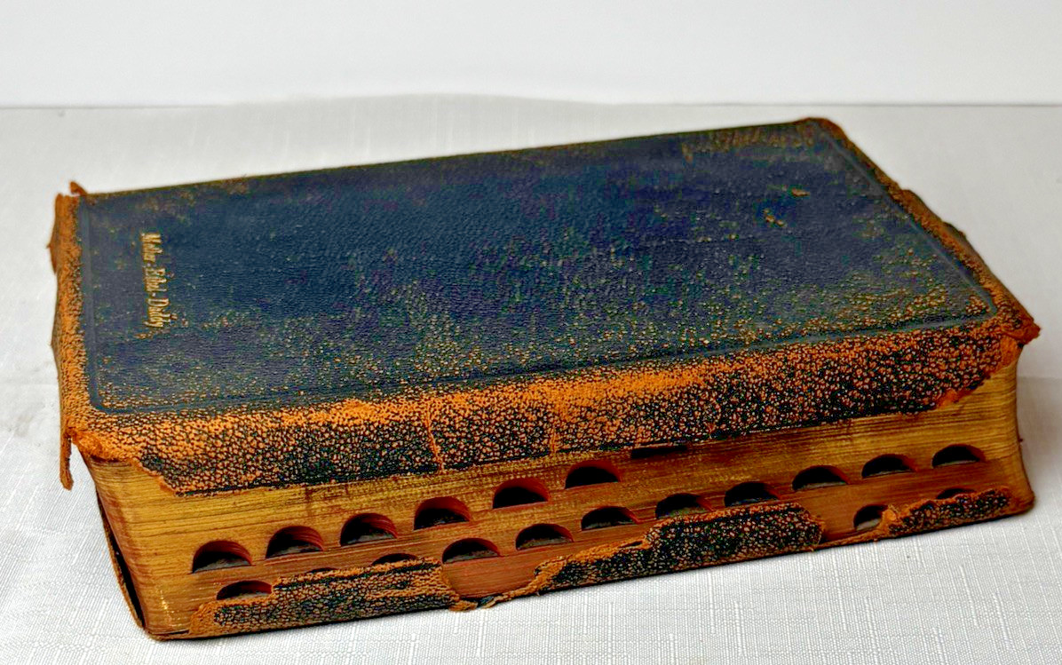 Vtg 1912 -The Reference Passage Bible New Testament-Leather Tabs  (114yrs Old)