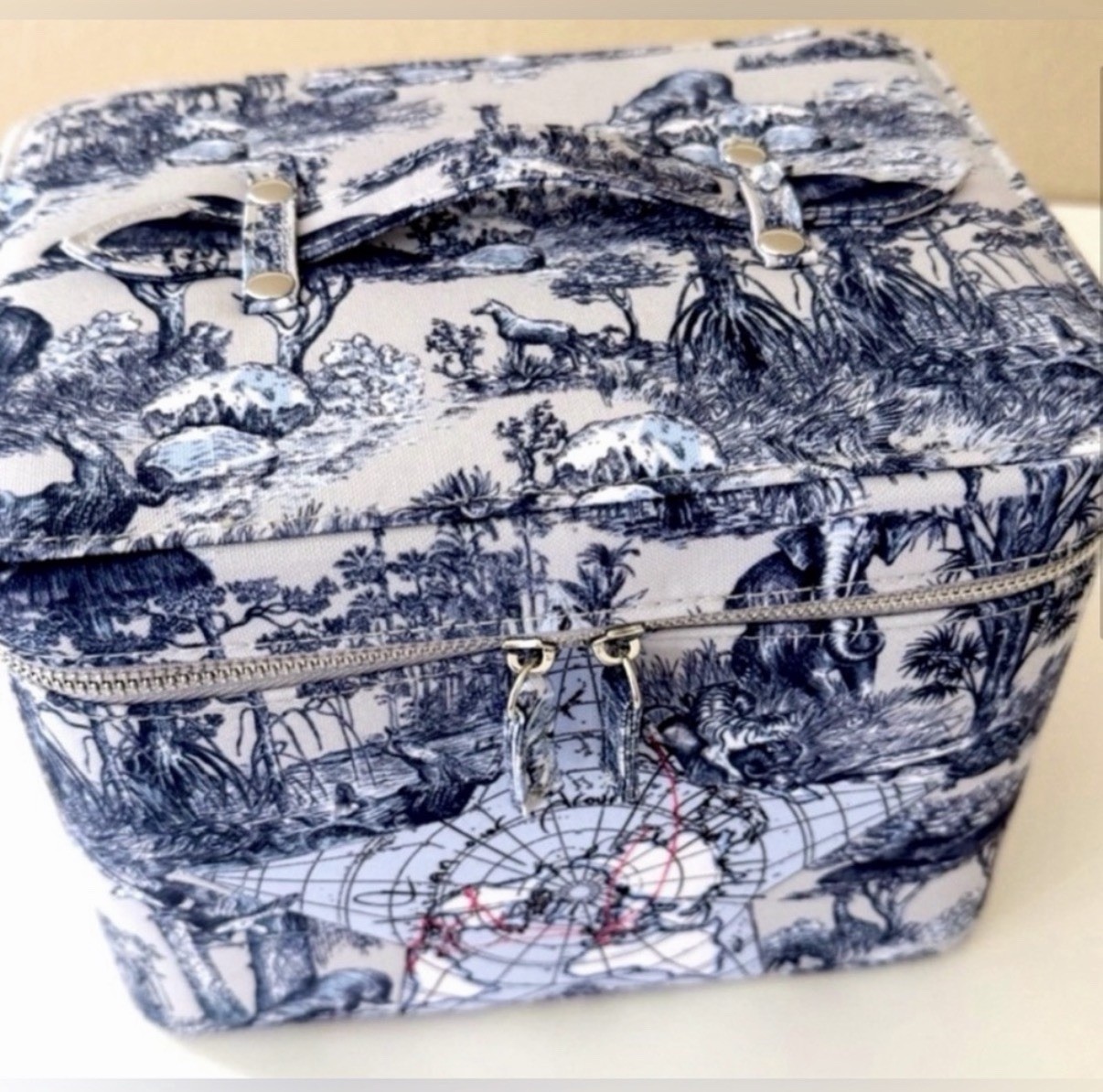 Dior Beaute Around the World Motif Vanity Case w Mirror Blue White Loyalty Gift