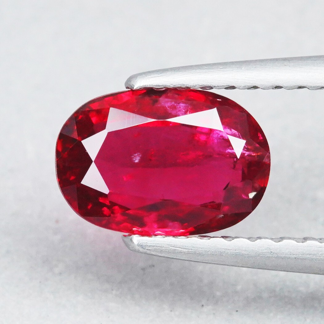 1.26 CTS  100% NATURAL  VIBRANT RED SPINEL OVAL SHAPE GOOD FOR COLLECTION