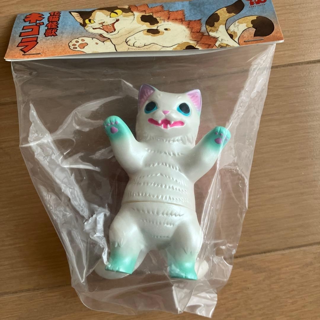 Konatsuya sofubi Negora holiday colors soft vinyl Collectible figure Ages 14+ 