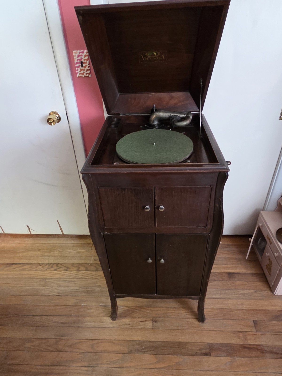 Vintage 1921 Victrola Model VV 90 Vintage 1921 Victrola Model VV 90