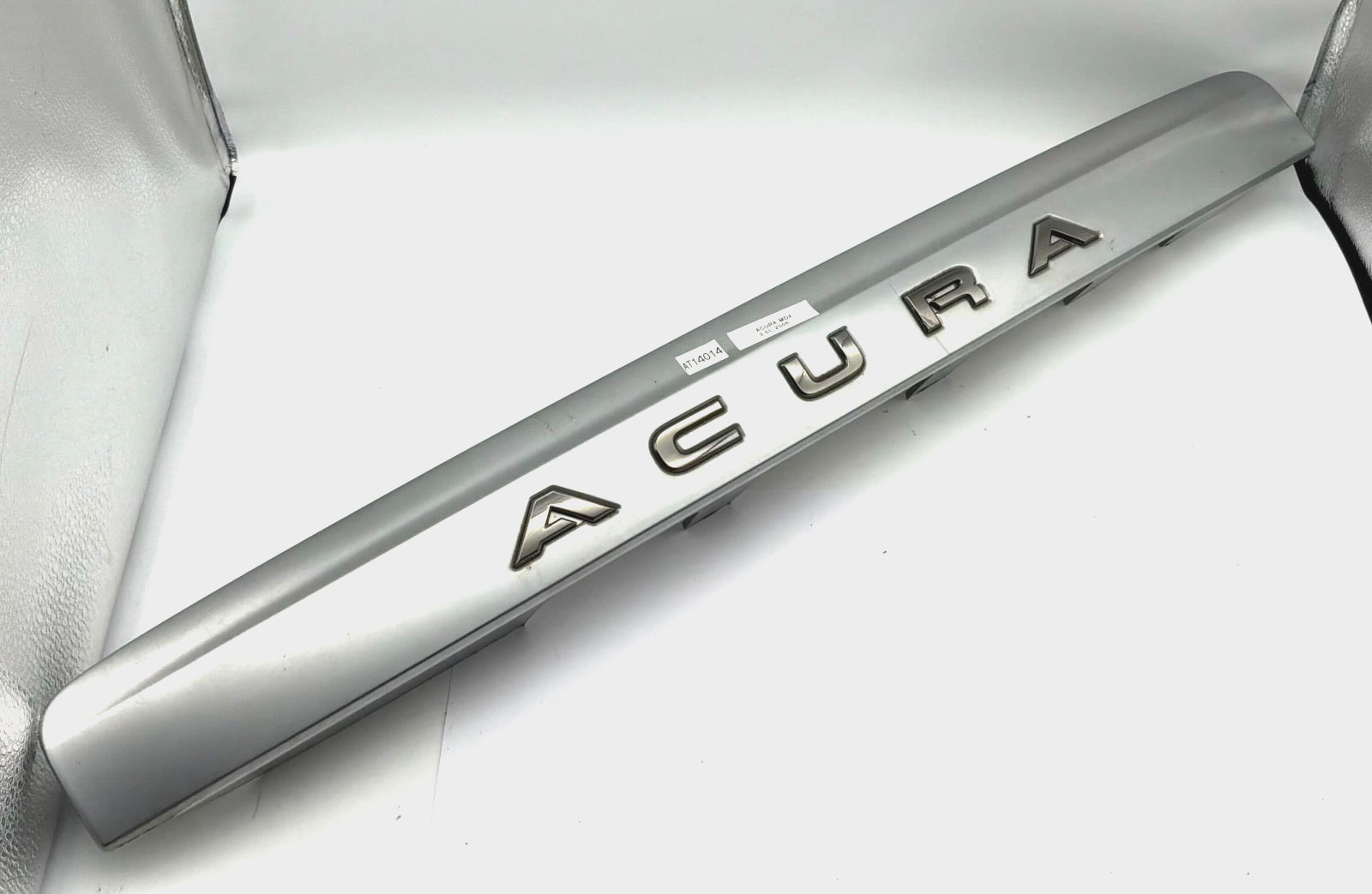 OEM 01-06 Acura MDX Liftgate Tailgate Trunk Lid License Molding Trim Chrome Logo
