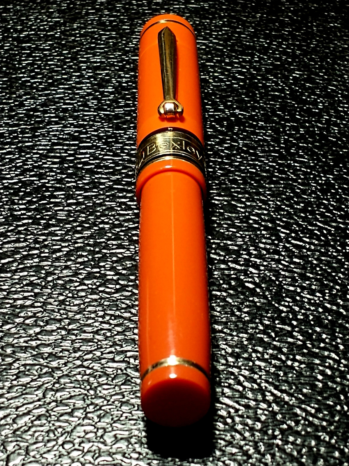 ONE OF A KIND BEXLEY 14K SOLID GOLD TRIM AND NIB OVERSIZED VINTAGE FOUNTAIN PEN