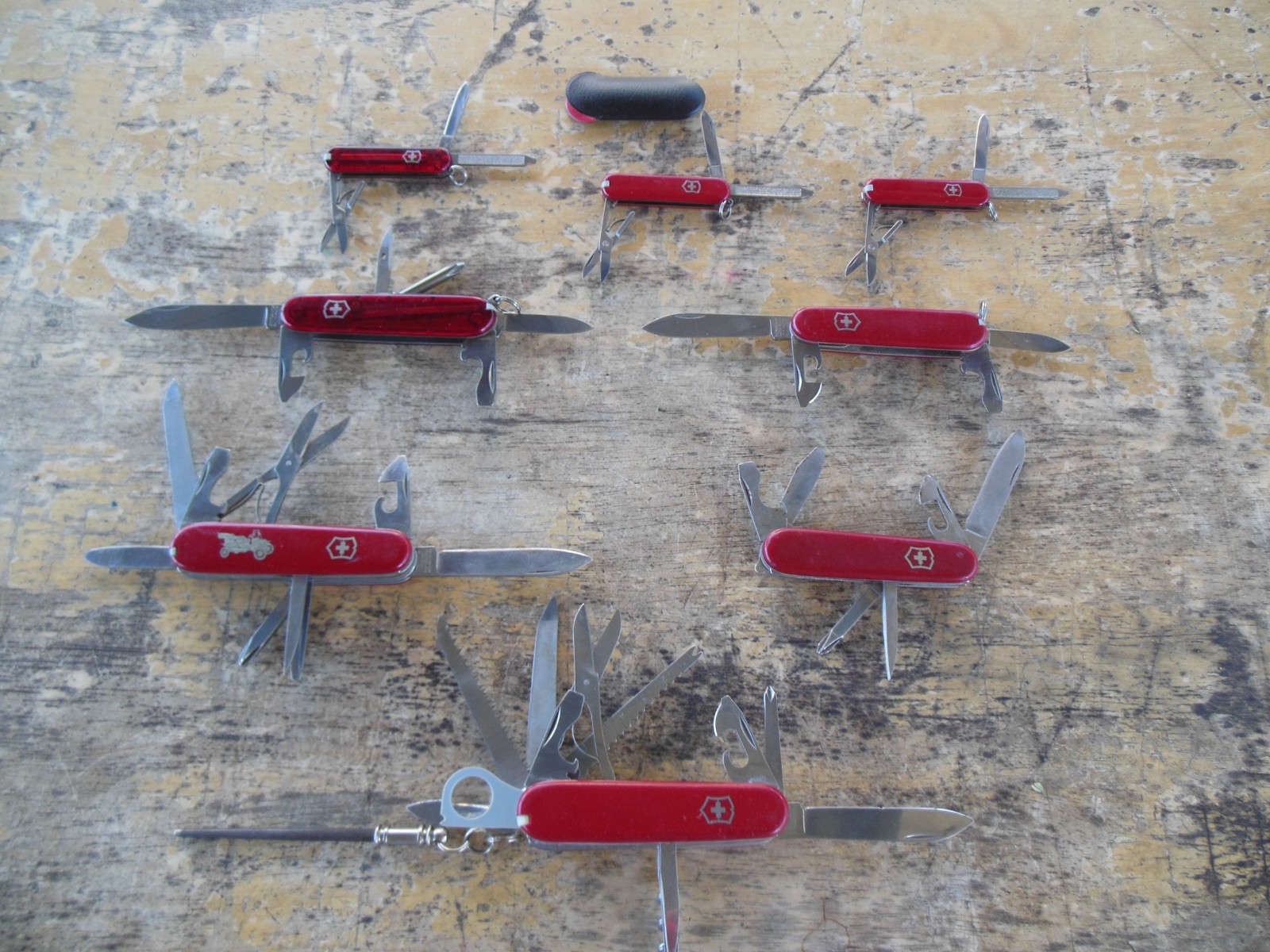 vintage victorinox swiss army knives officer suisse lot vintage victorinox swiss army knives officer suisse lot
