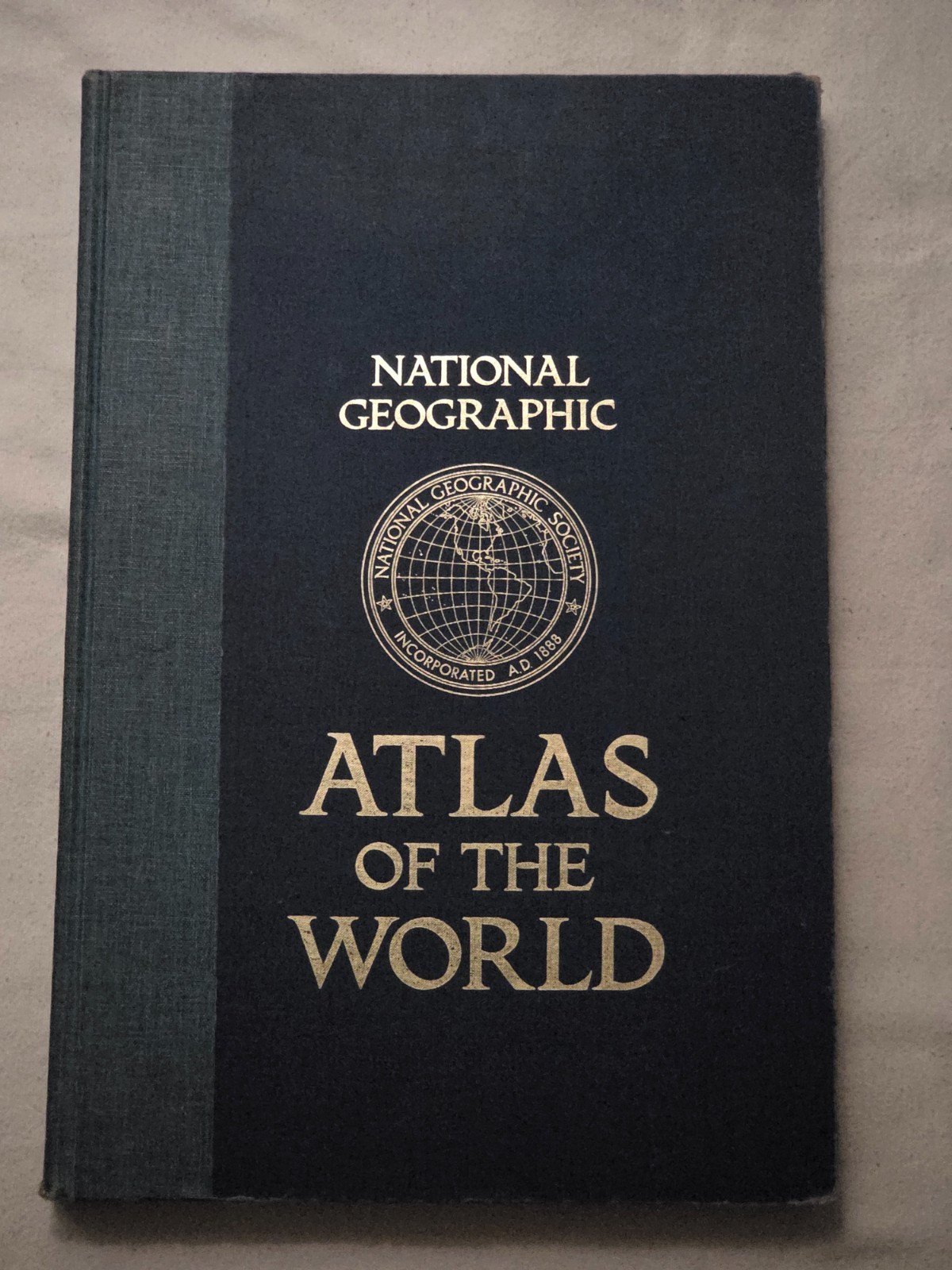 National Geographic Atlas of the World Hardcover Vintage Maps Reference 1981