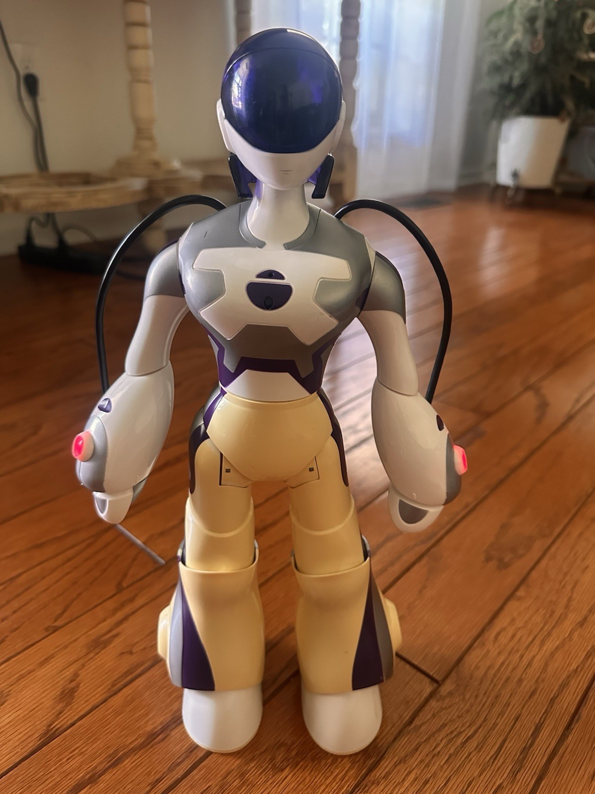 Vintage 2007 WowWee Femisapien Interactive Robot - For Parts or Repair - READ