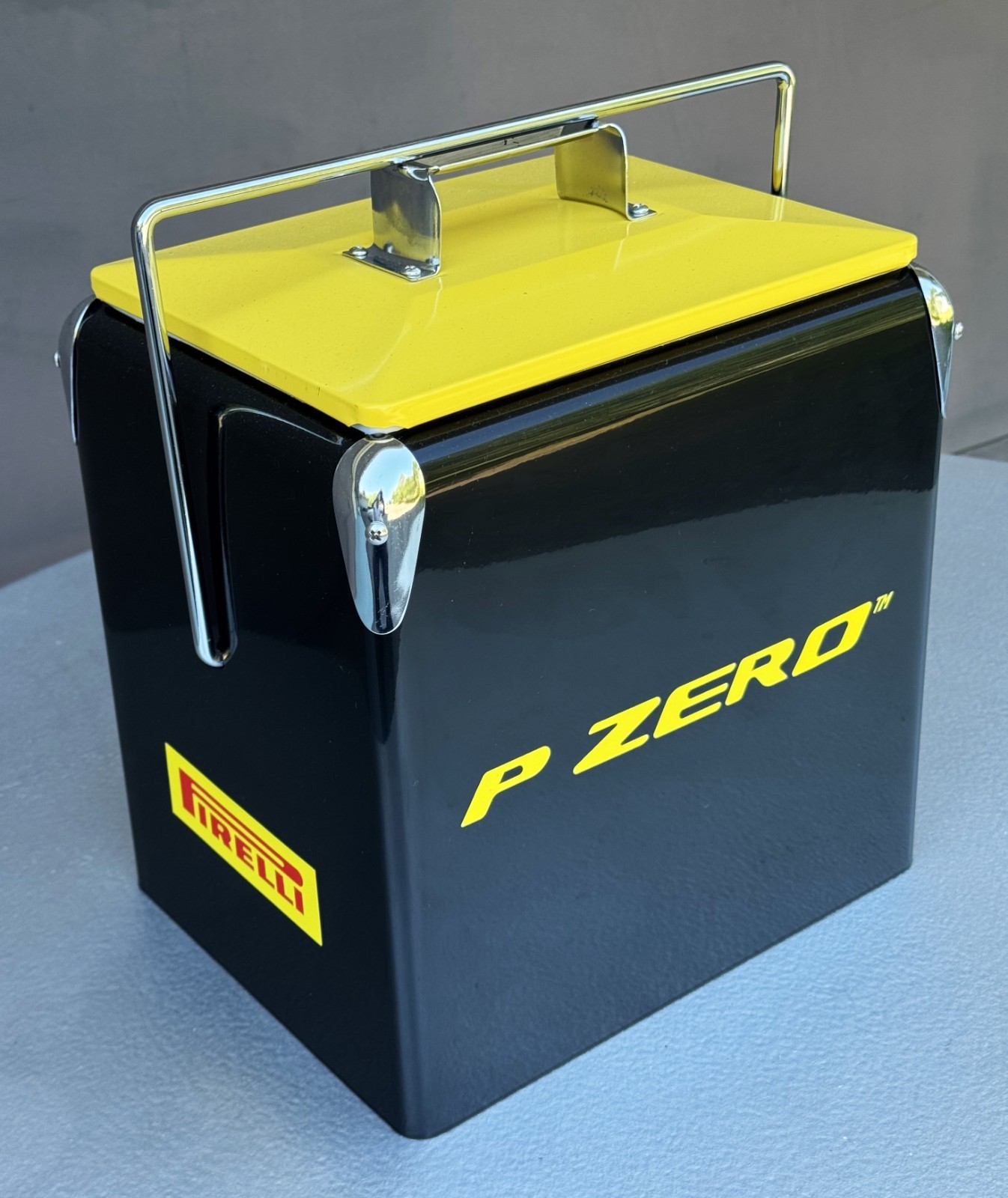 PIRELLI  F1 Retro Cooler, new, official merchandise PIRPC0013