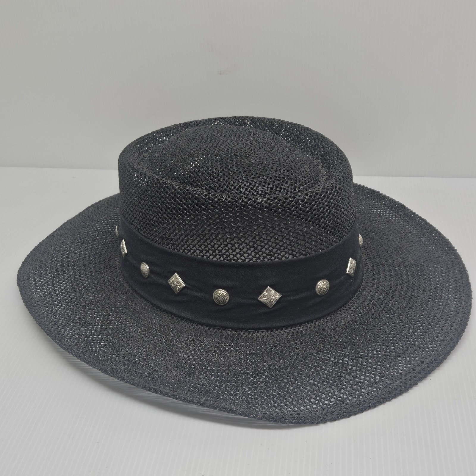 Town Talk Louisville KY Hat Size 7-1/2 Black Woven Straw Wide Brim Studded Band