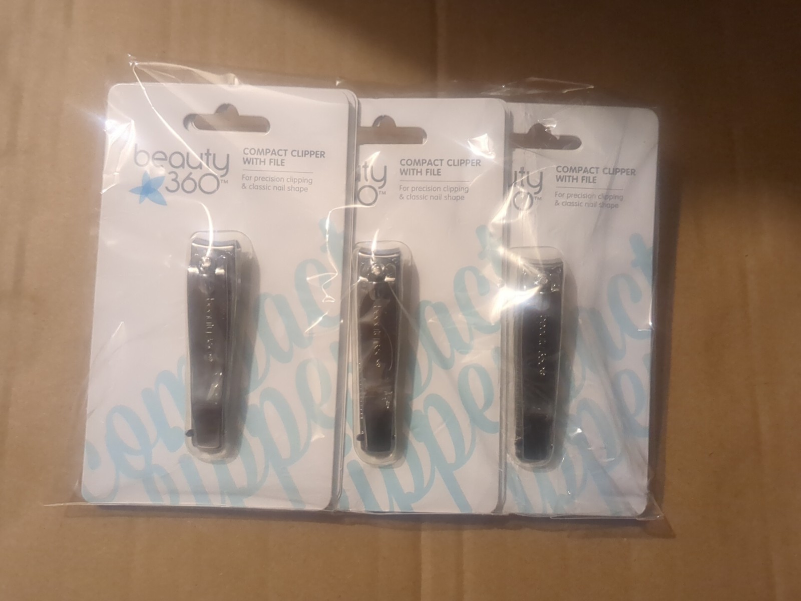 (6) Beauty 360®️ Compact Clipper with File (6) Beauty 360®️ Compact Clipper with File