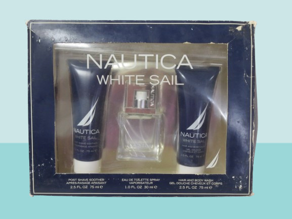 NAUTICA WHITE SAIL 3 GIFT SET SHAVE SOOTHER, EDT SPRAY, HAIR AND BODY WASH NWB