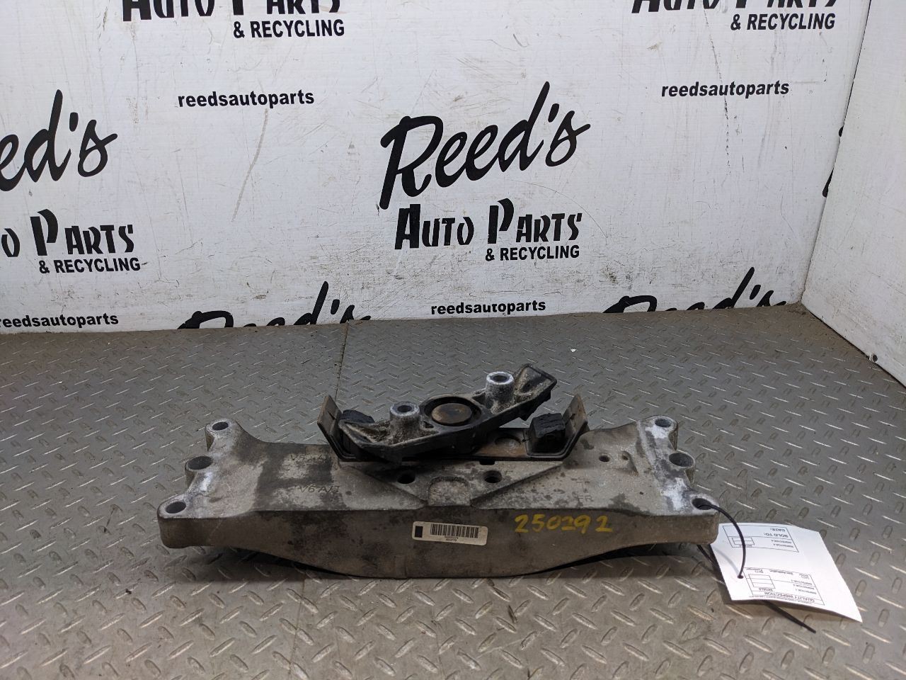 10-15 Camaro SS 6.2 Or 3.6 Transmission Crossmember 92200274 OEM  1192975