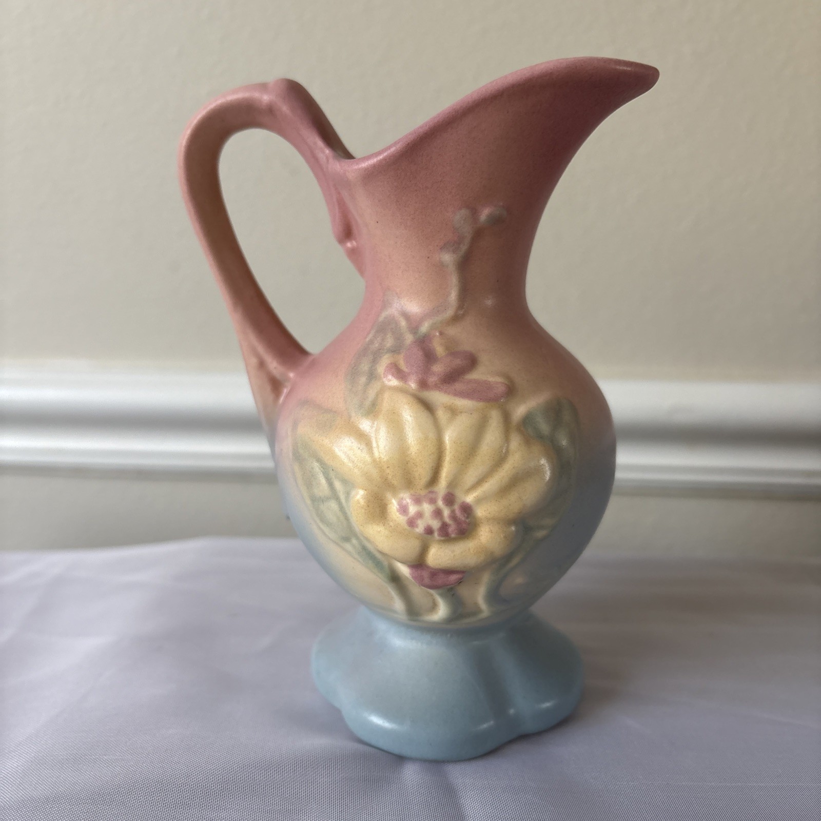 Vintage Hull Pottery Matte Ewer Pitcher Magnolia Pattern 5.5\ Vintage Hull Pottery Matte Ewer Pitcher Magnolia Pattern 5.5\
