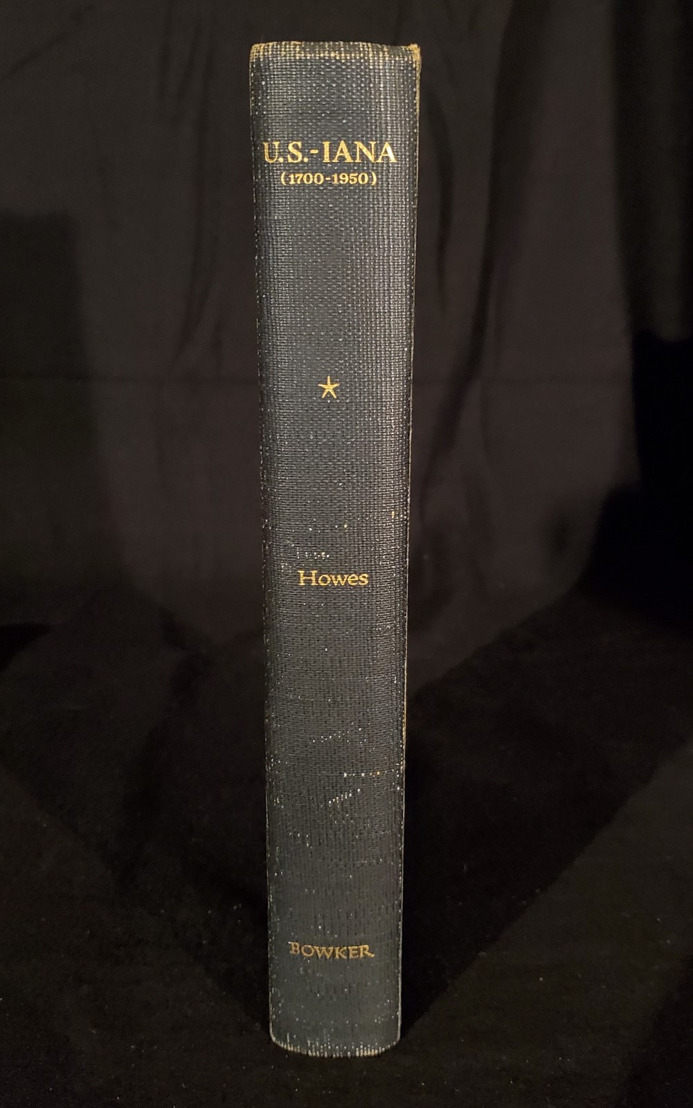 1954 HOWES\' U.S.-IANA (1700-1950) Historical Reference Hardcover 1st Edition