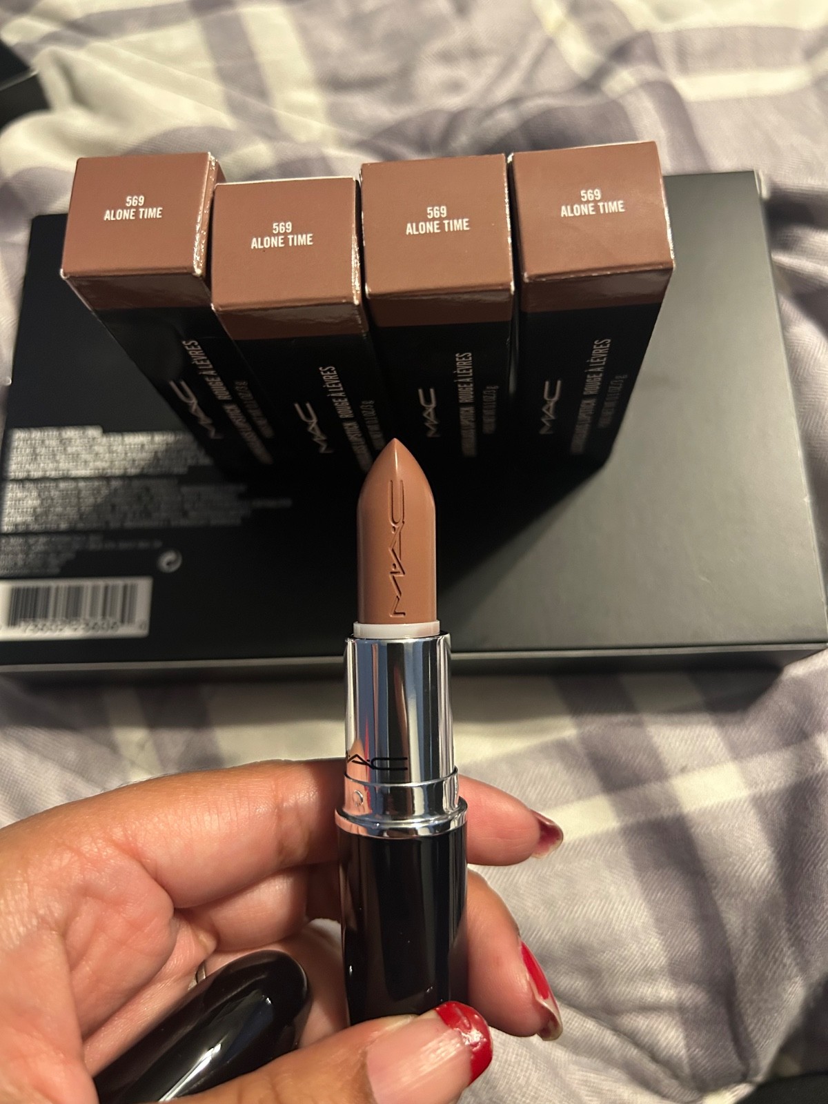 Original formula of Mac lustreglass lipstick alone time