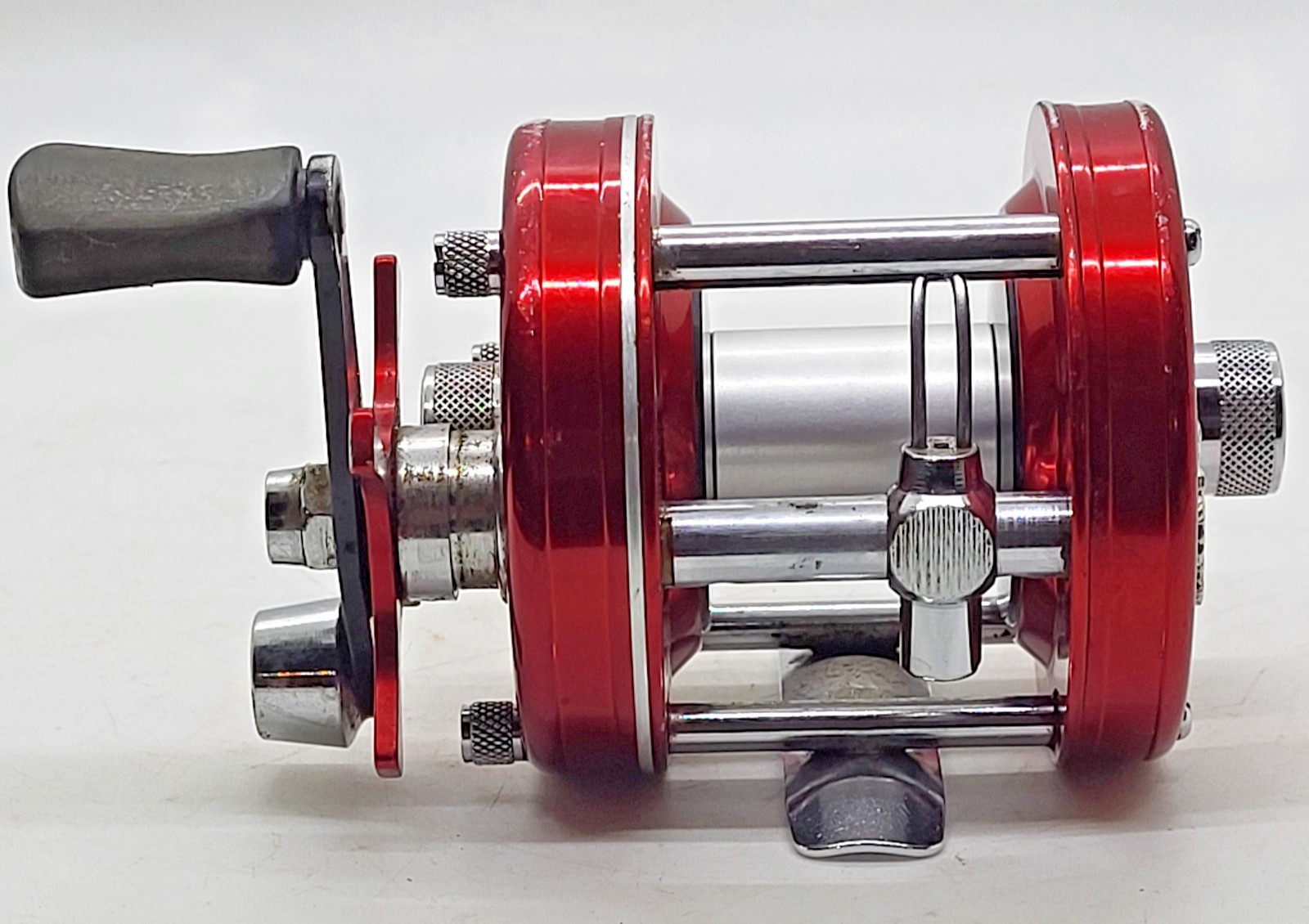Abu Garcia Ambassadeur 5000 Baitcasting Reel Red 794400. Made In Sweden VG Cond
