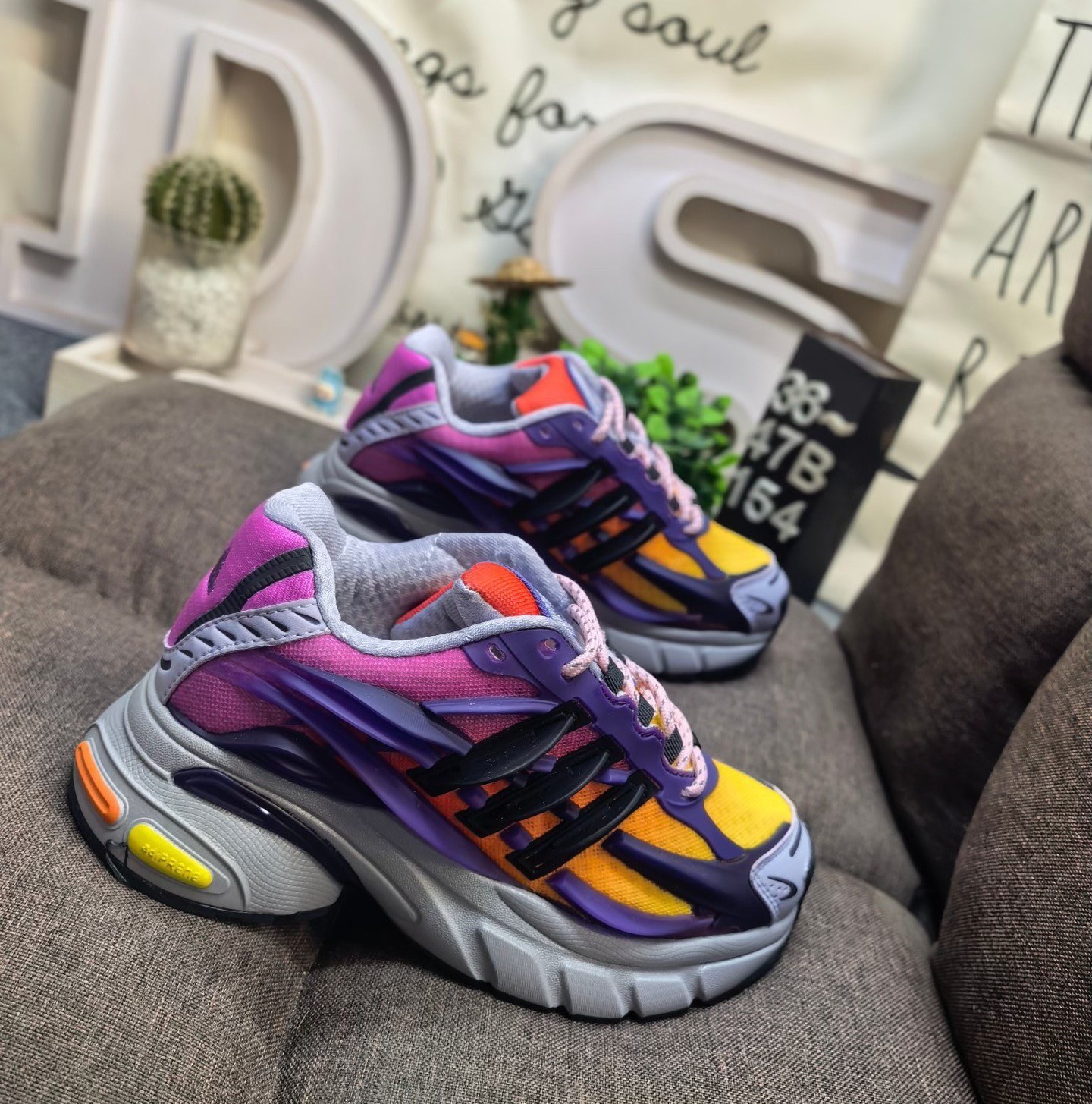 Pharrell x AD Adistar Jellyfish Purple Yellow JP9275 Pharrell x AD Adistar Jellyfish Purple Yellow JP9275