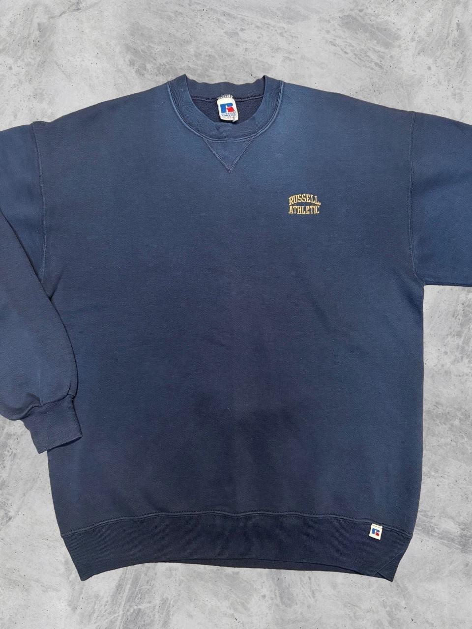 Vintage 90s Russell Athletic Sweatshirt Mens XLT Navy Embroidered V Stitch XL