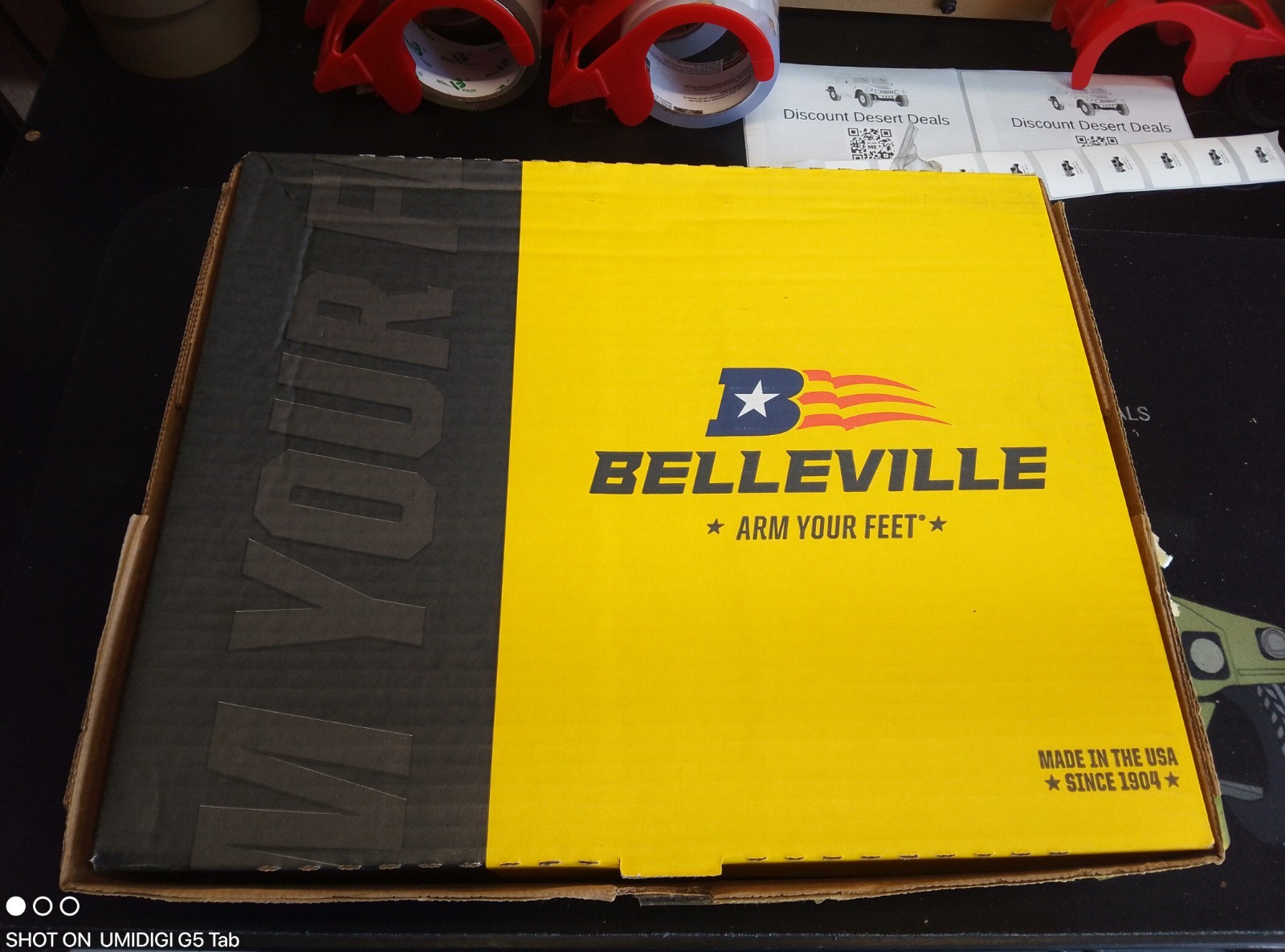 GENUINE BELLEVILLE MEN'S DESERT COMBAT BOOTS. SIZE 8.5 WIDE NEW IN BOX 