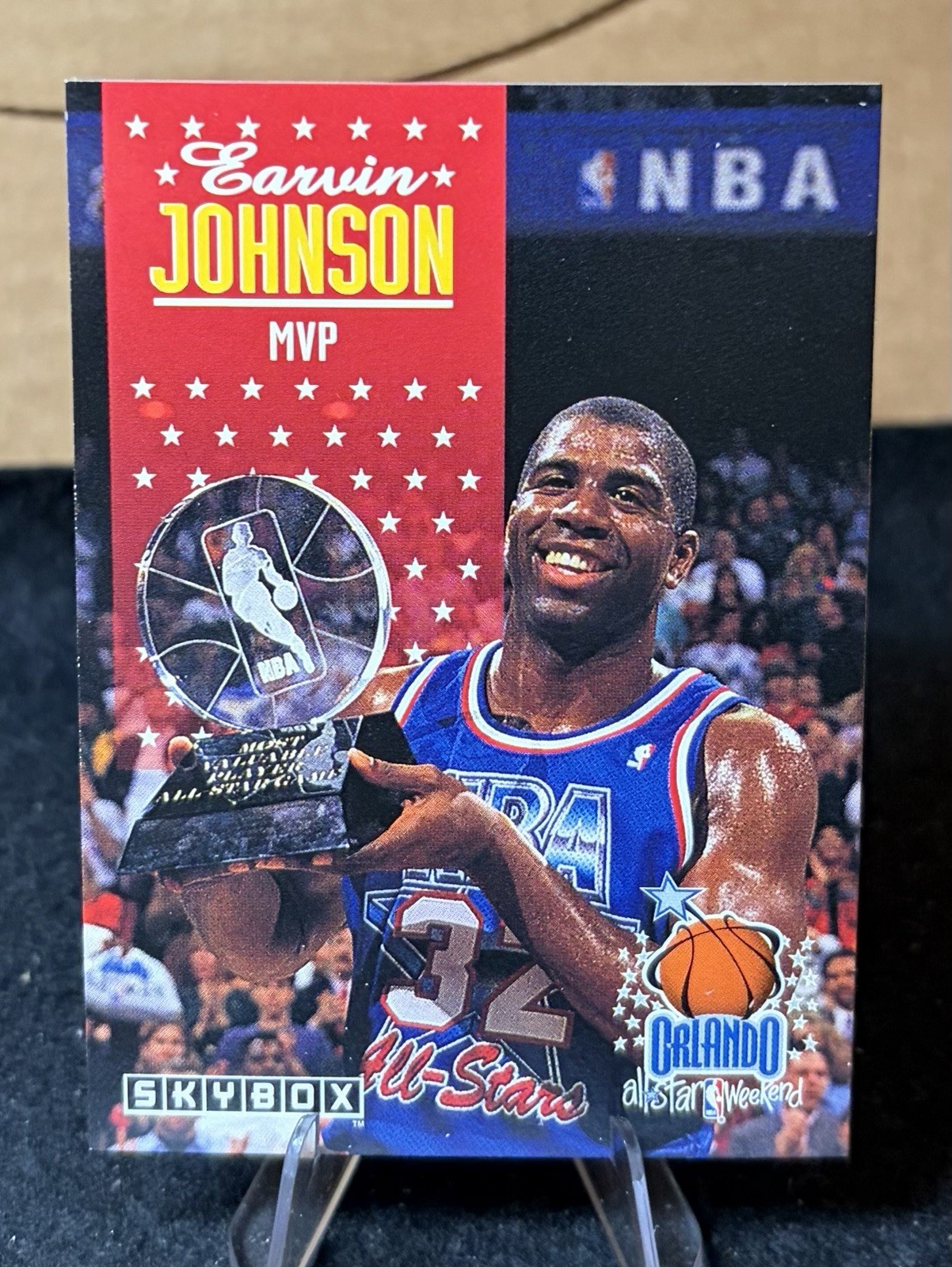 1992-93 SkyBox MAGIC JOHNSON #310