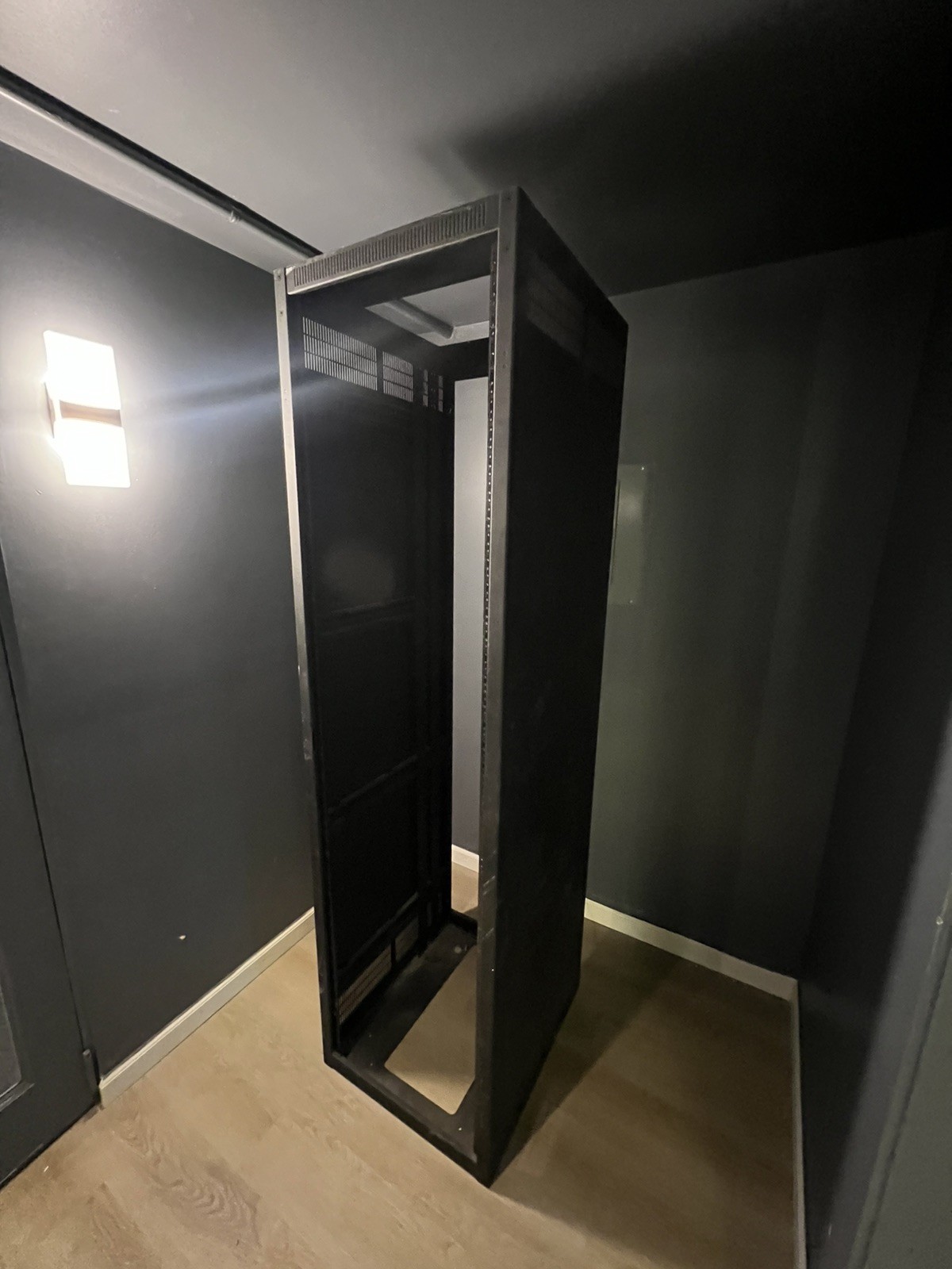 Middle Atlantic 44U 25\'\' Deep ERK Series Equipment Rack ERK-4425 Middle Atlantic 44U 25\'\' Deep ERK Series Equipment Rack ERK-4425