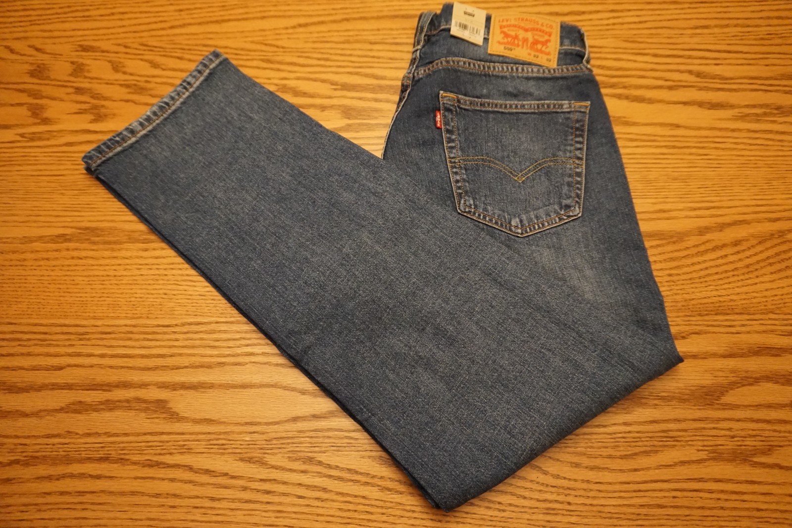NWT MENS LEVI JEANS 559 Multiple Sizes Relaxed Straight At Waist Levi's Ease $69 NWT MENS LEVI JEANS 559 Multiple Sizes Relaxed Straight At Waist Levi's Ease $69