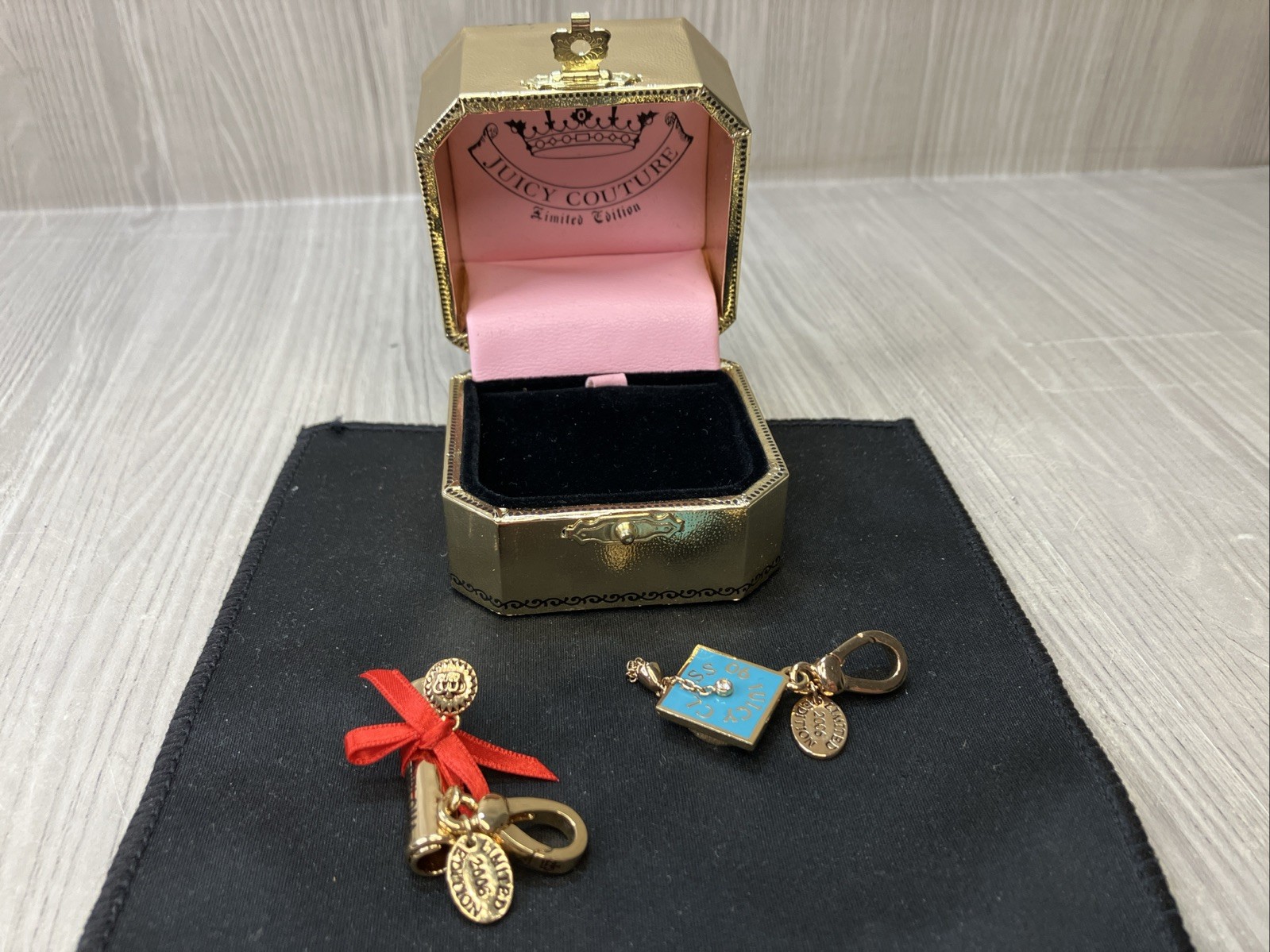 Vintage Juicy Couture 2006 Diploma charm 06 Tassel Cap & Box Retired Gold Tone Vintage Juicy Couture 2006 Diploma charm 06 Tassel Cap & Box Retired Gold Tone