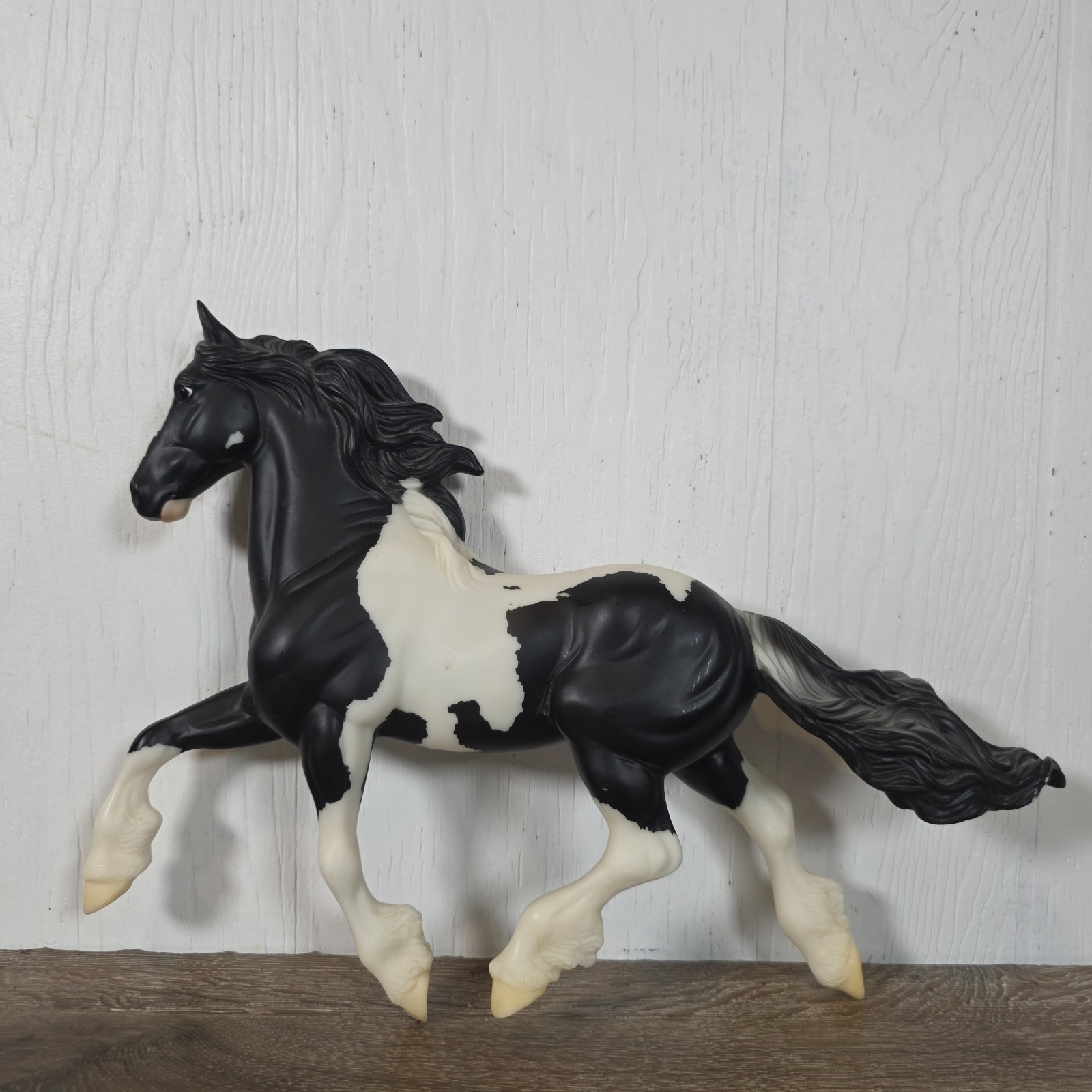 Breyer Horse Kuchi Black and White Pinto 2009 10x13 Breyer Horse Kuchi Black and White Pinto 2009 10x13