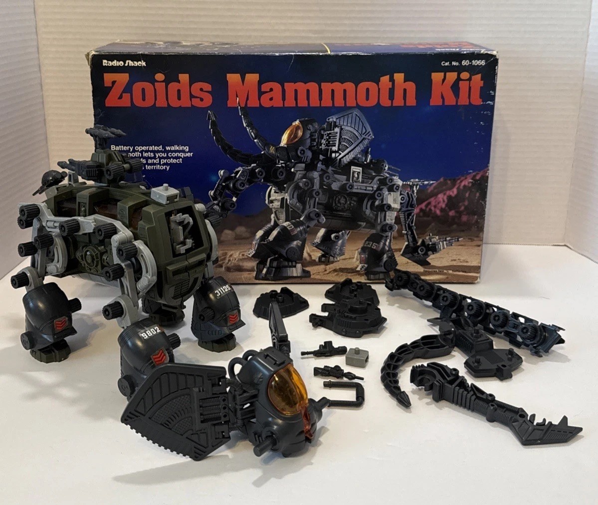 Vintage Zoids Mammoth Kit Radio Shack Robo Strux Parts Lot w/ Original Box
