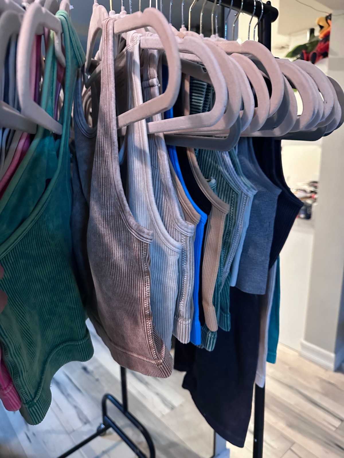 48 Zenana NWT Womens Wholesale Clothing Box ALL Zenana Bramis 48 Zenana NWT Womens Wholesale Clothing Box ALL Zenana Bramis