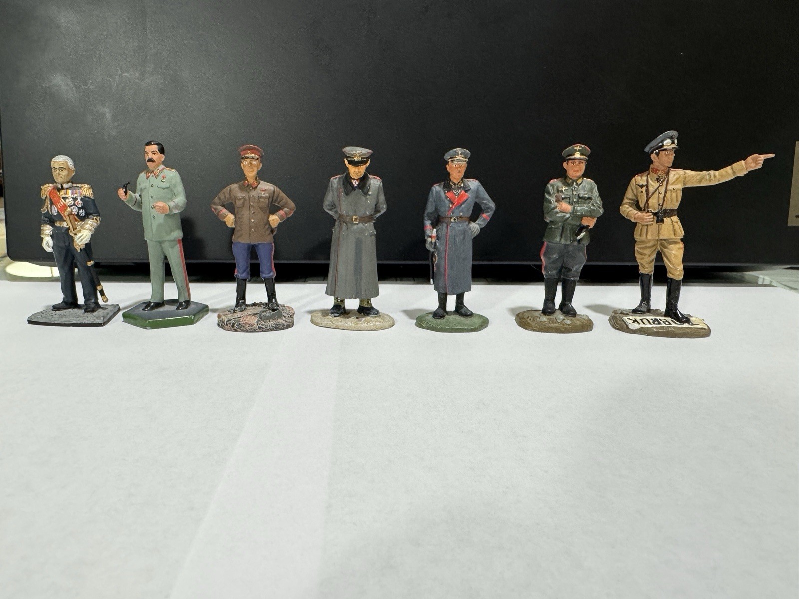 W. Britains WW2 Leaders Group Of 7- No Boxes But All In Great Shape - W. Britains WW2 Leaders Group Of 7- No Boxes But All In Great Shape -