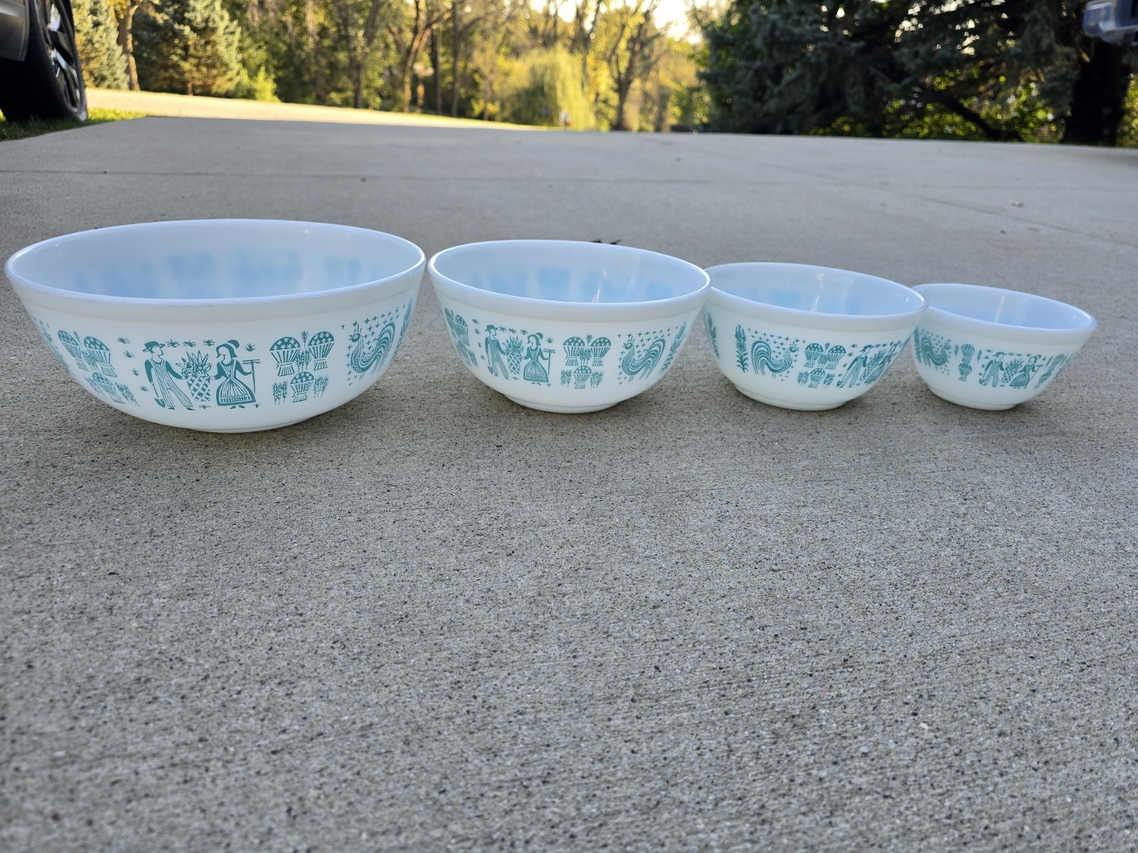 Vintage Pyrex Turquoise Butterprint Mixing Bowls - Complete Set