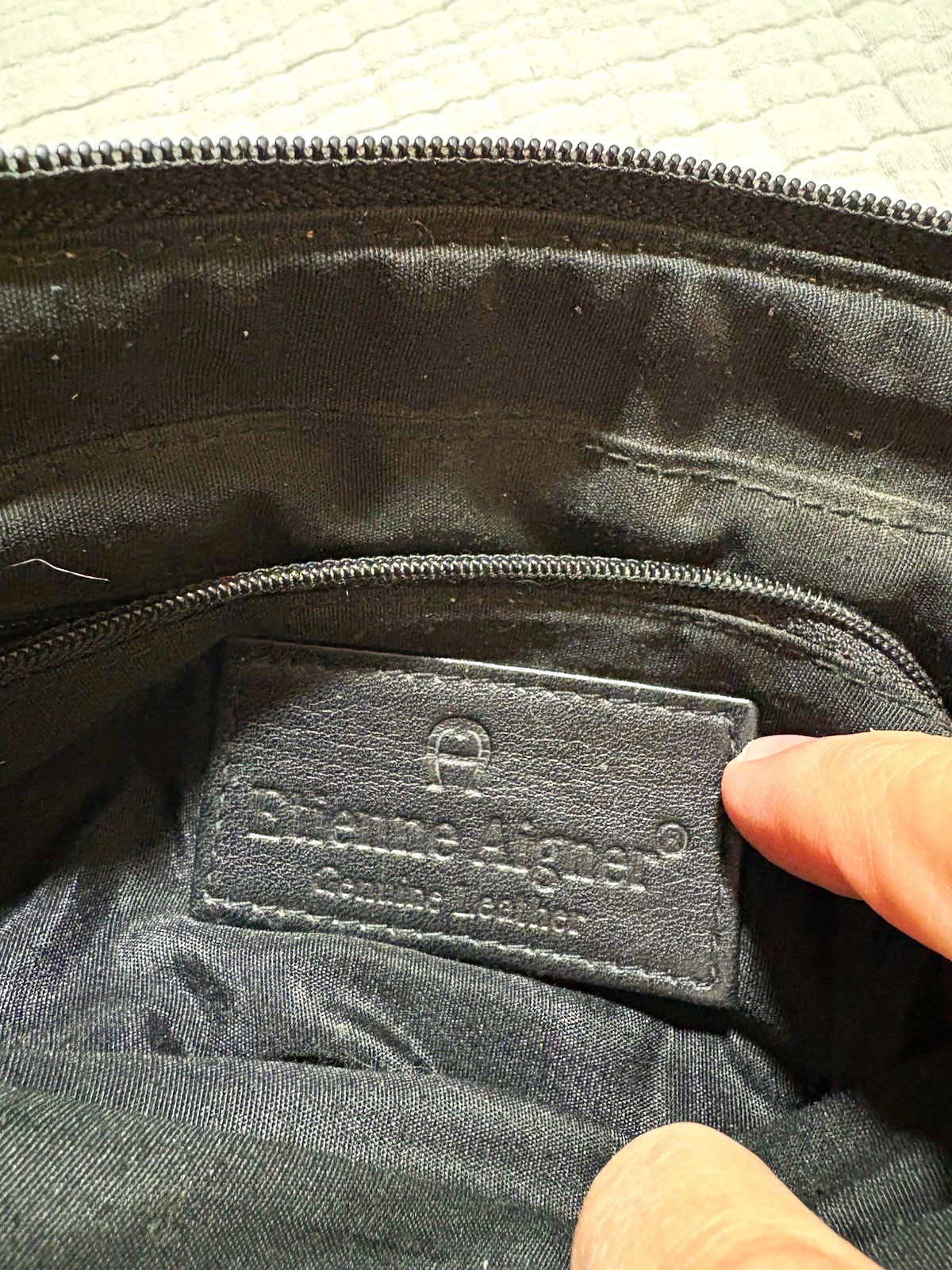 Vintage Etienne Aigner Black Shoulder Bag Zip Closure Inner Pockets Bag Charm