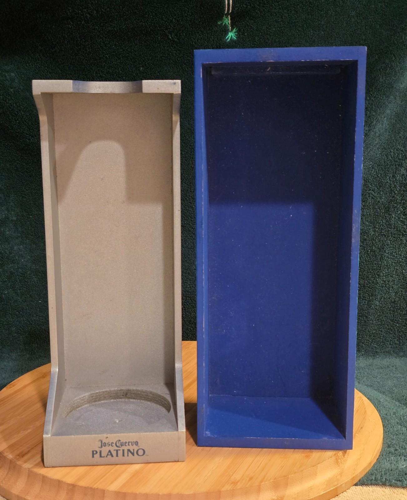 Pre-owned Jose Cuervo Reserva De La Familia Platino Rare Blue Wood Box Display Pre-owned Jose Cuervo Reserva De La Familia Platino Rare Blue Wood Box Display