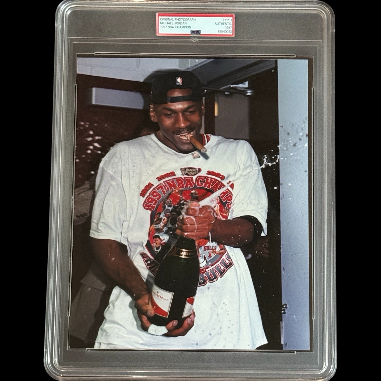 1997-Chicago Bulls-MICHAEL JORDAN-PSA TYPE 1 PHOTO-Championship Celebration
