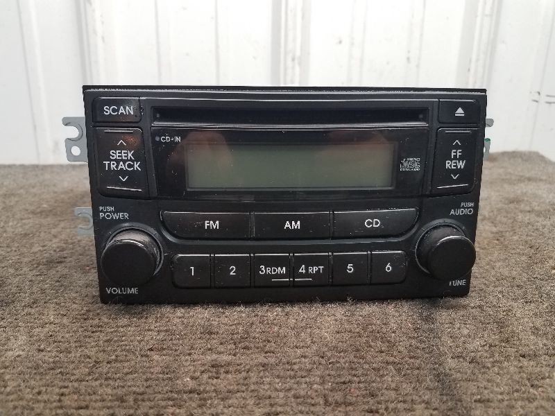 2005-06 Kia Spectra Audio Receiver / AM-FM-CD / 4 Door