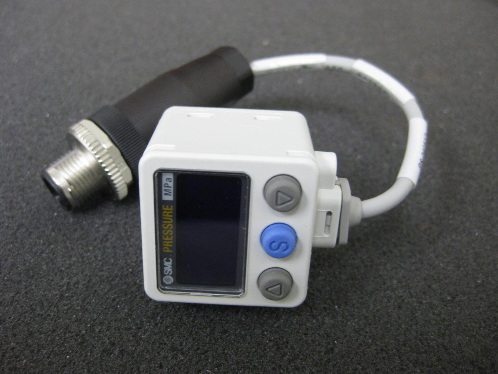 SMC ISE80H-A2-V, Digital Pressure Switch, 1/4 M VCR 2MPa, NEW, high purity