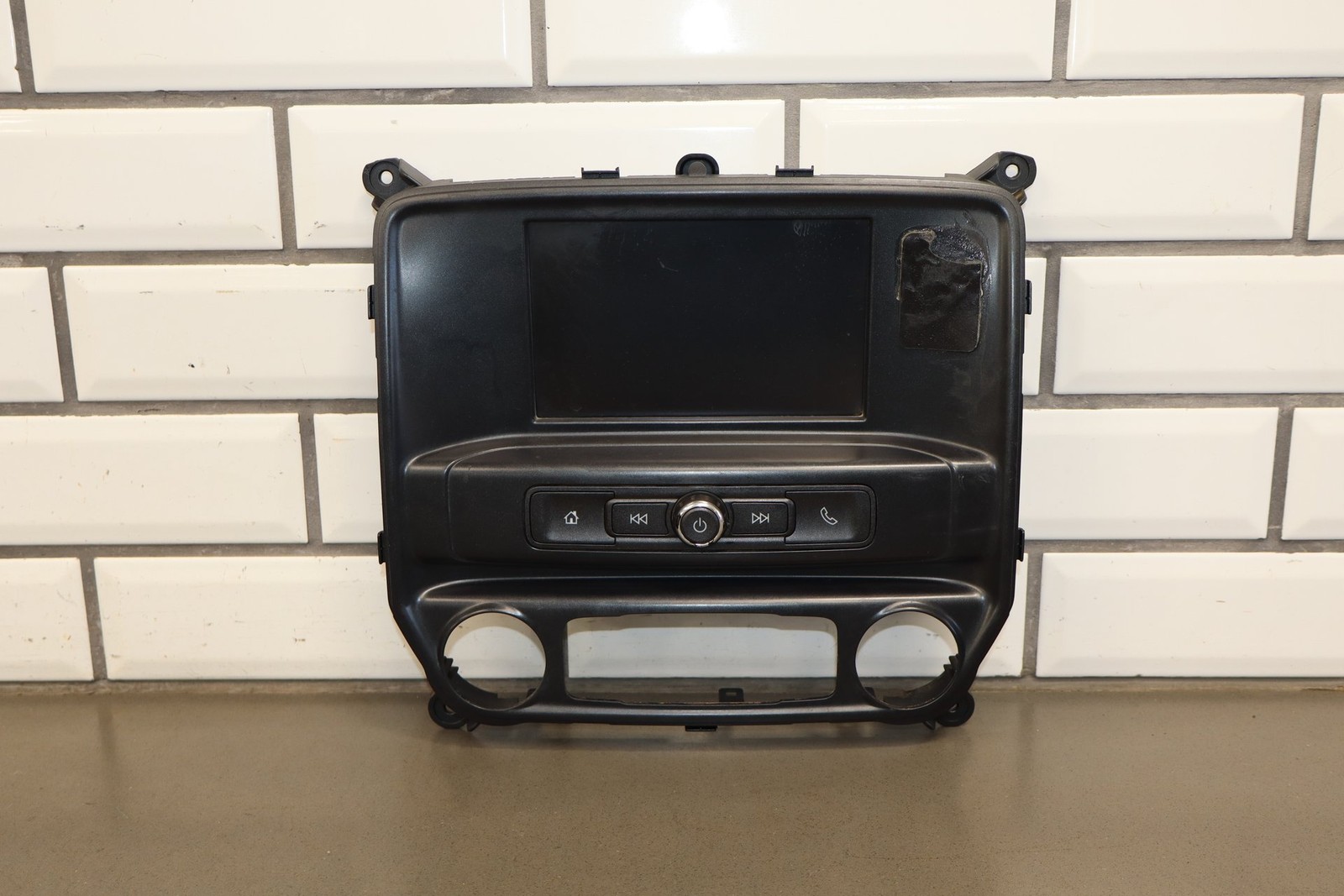 15-19 Chevy Silverado 2500HD 3500HD Radio Bezel w/ Display Screen OEM