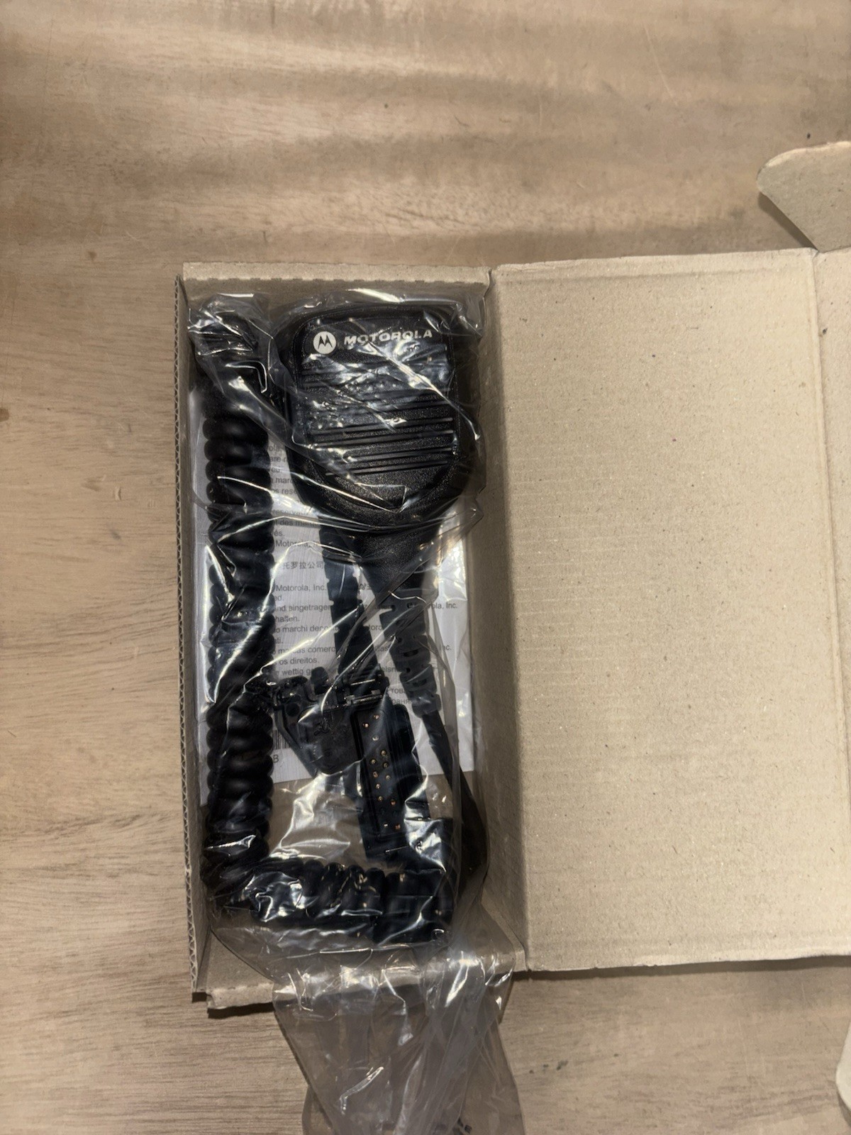 New Motorola PMMN4038A Remote Speaker Microphone IP57 Windporting RSM Boxed