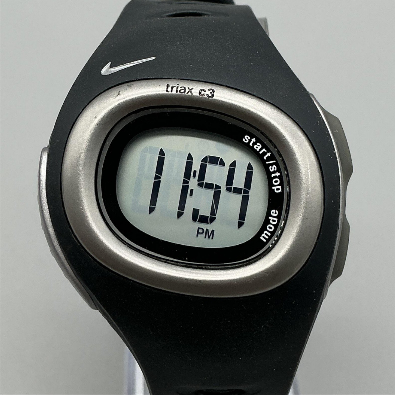 Vintage Nike Triax SM0013 Mens Watch 25mm Silver Tone Black Band New Battery